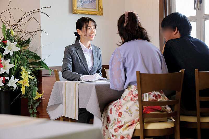 A heartwarming story about Hikaru Miyanishi, a dedicated and hardworking girlfriend who made promises of love, and her journey through unexpected video communications[Origin]