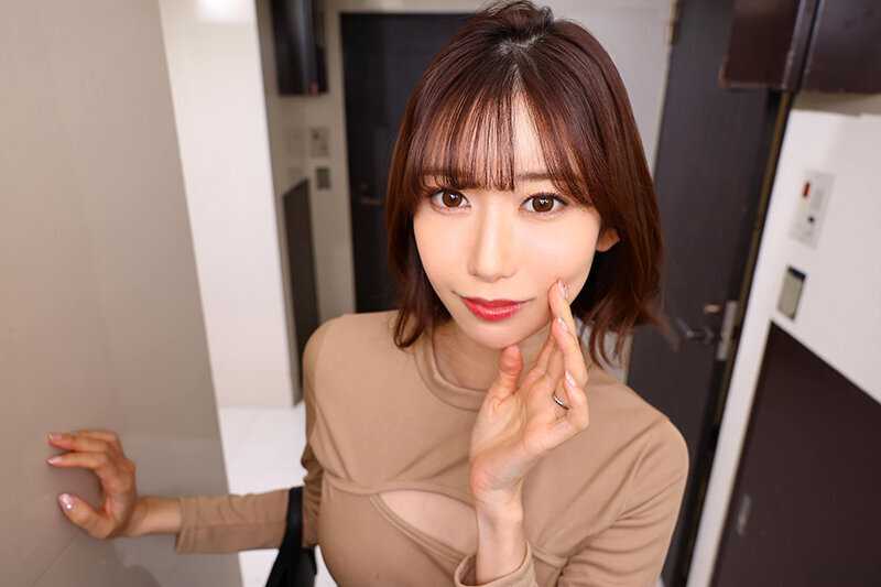 【VR】【8K VR】毎朝ピン立ち乳首を見せつけて誘惑してくる美しすぎる隣人妻にウイスパーボイスで「キスして」って言われたらそりゃするでしょ。小声で迫ってくる顔面 旦那の目を盗んでW不倫 黒川すみれ