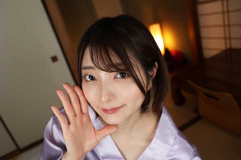 In a remote and dilapidated inn, the story follows the struggles of a young female innkeeper named Aoi Nakashiro. She dedicates herself to providing exceptional hospitality services while managing the traditional establishment.[Origin]