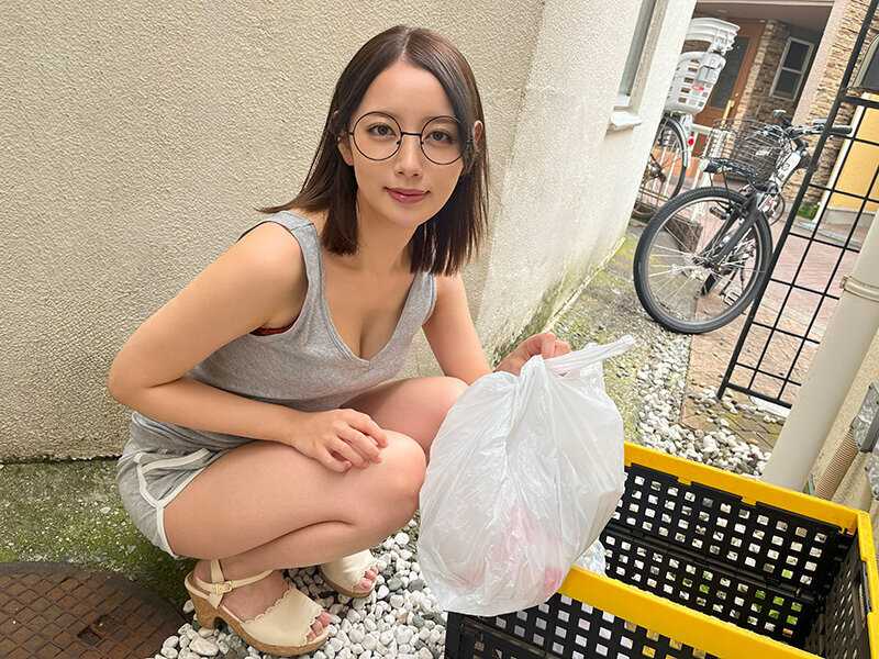 This is 8K VR! Face-focused angle VR! Hypnotic intercourse while staring at the neighbor sister's beautiful face and wet hair - Kanna Misaki[Origin]