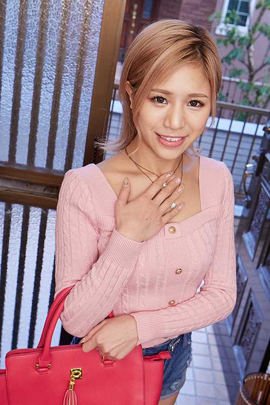 My niece, who became a VR girl, ran away from home and came to my place! First reunion in 10 years - Rilia Hido[Origin]