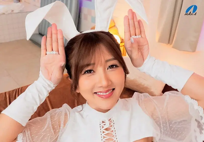 Reverse Bunny Paradise: A Soapland Experience - Hibiki Otsuki meticulously and tenderly cleanses the customer's sensitive areas with bubbles and affection[Origin]